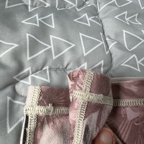 CALIA size medium capri leggings - Picture 3 of 8